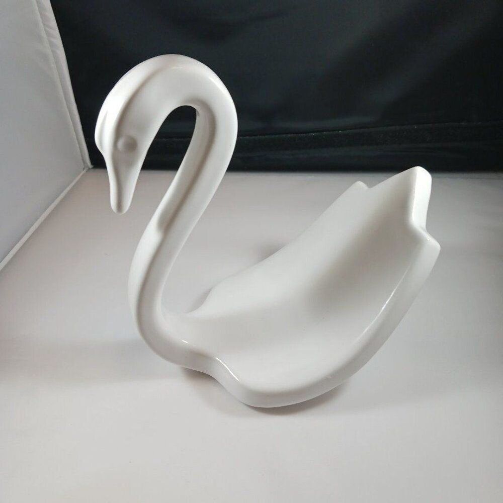 Vintage 80's White Ceramic SWAN Statue Hand Towel Holder